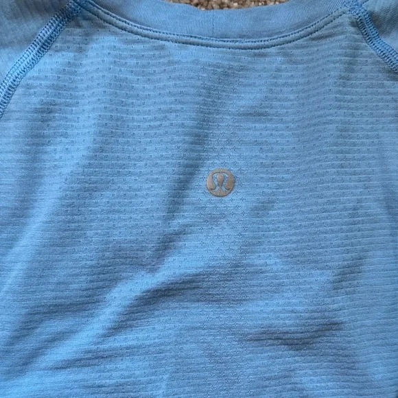 lululemon athletica Blue and Teal Short Sleeve Tees - Picture 5 of 6